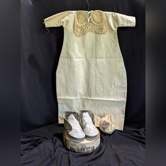 Vintage Style Baby Gown With Shoes. Decorative - Picture 7 of 8